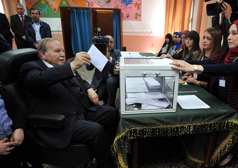 Le président Bouteflika lors du scrutin du 4 mai. New Press